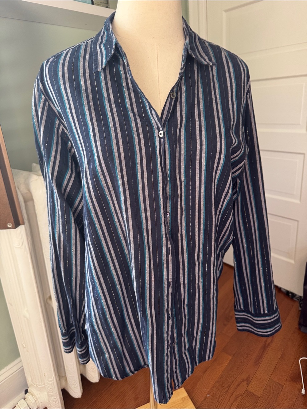 XiRENA Navy and Light Blue Striped Button-Down Shirt